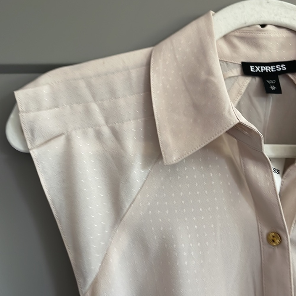 Express Ruffle Shoulder Short/Cap Sleeve Button-Up Shirt - Picture 2 of 10